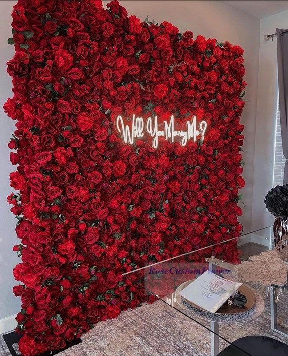 Die schönsten Blumenwände für Hochzeiten 2025: Elegante Hintergrundideen